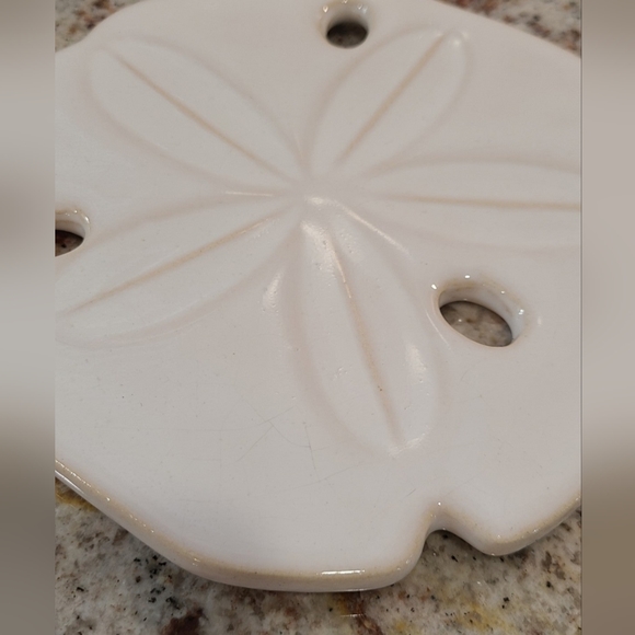 Coastal ivory seashell candle plates, set of 3 - Picture 4 of 10